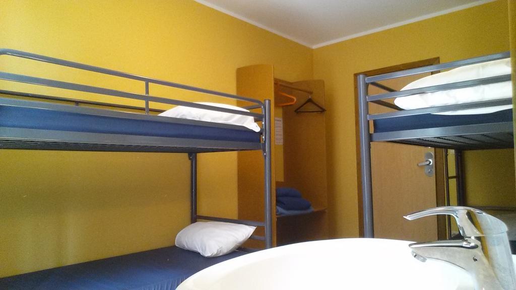 Van Gogh Youth Hostel City Centre 생조스탕노드 외부 사진