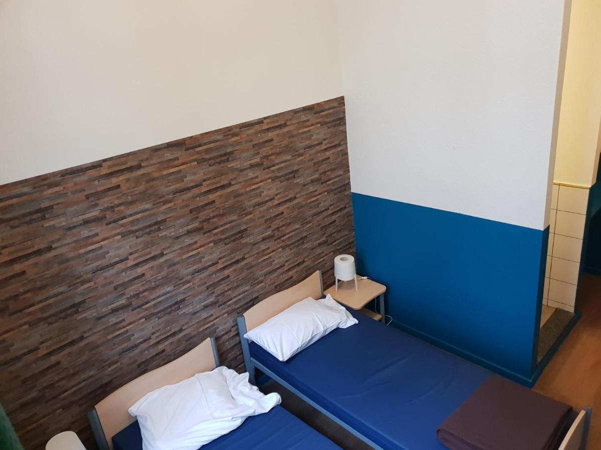 Van Gogh Youth Hostel City Centre 생조스탕노드 외부 사진
